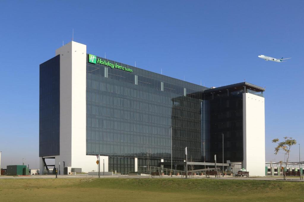 Zumpango Hotel | Holiday Inn & Suites - Mexico Felipe Angeles Airport by IHG