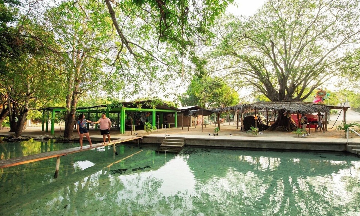 Santiago Laollaga Hotel | Hospedaje ojo de agua