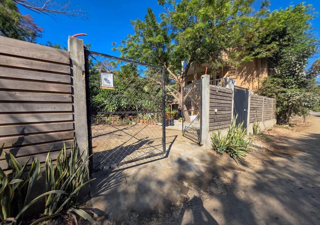 San Pedro Pochutla House | Hostal Zipolite Jardin , AC , Wifi - Kitchen - 3 minutes Walking Beach