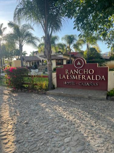 Mascota Hotel | Hotel Cabañas Rancho La Esmeralda