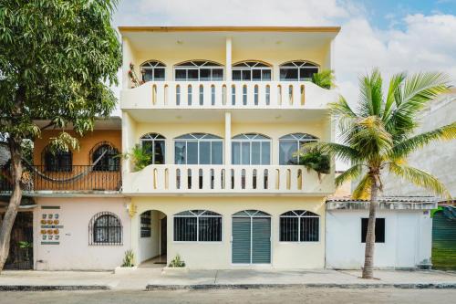 Crucecita Hotel | Hotel Casa Palmares