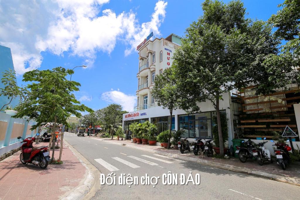 Con Son Hotel | Hotel Hương Đào