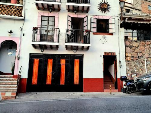 Taxco Hotel | Hotel Las Palomitas