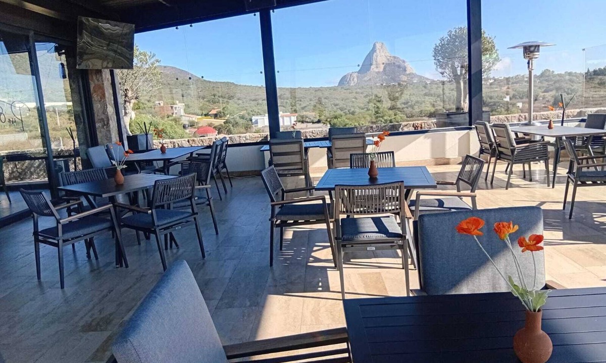 Bernal Hotel | HOTEL MONTES SUITES