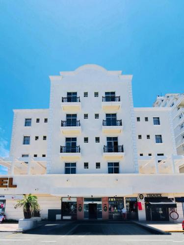 Faros Hotel | Hotel Ruiz Milán