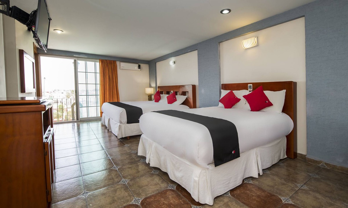 Irapuato Hotel | Hotel Suites de Reyes