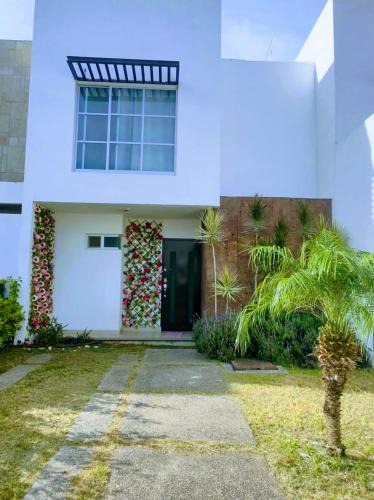 Leon House | House for 6, 3 bedrooms, 2 pools, near International Port, Mulza