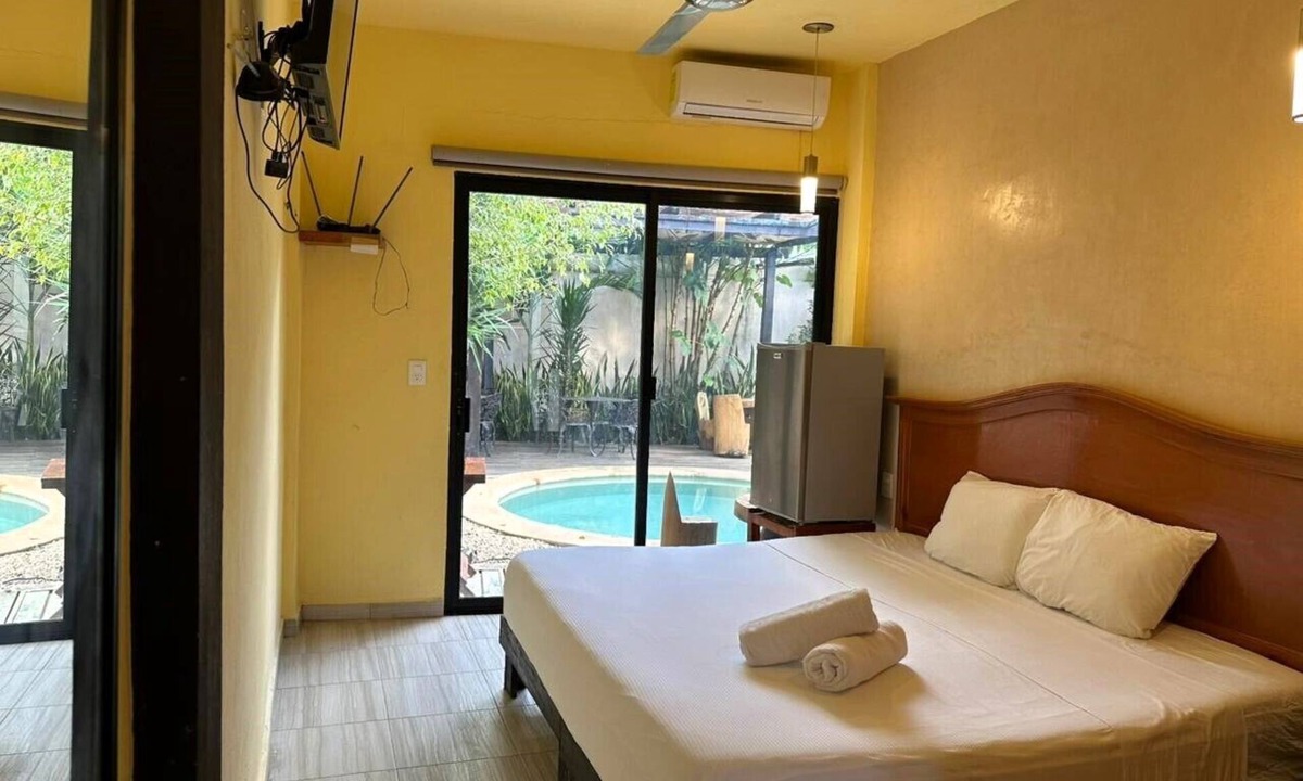 Valladolid Apartment | House la Roca 1 Valladolid, AC, Wifi, Pool