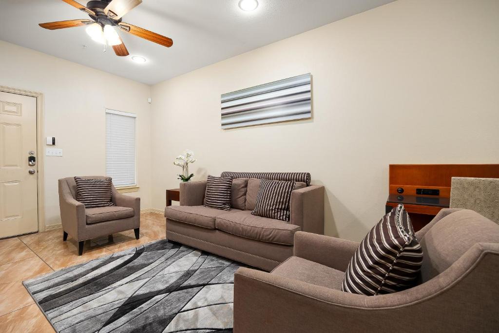 Pharr Apartment | Hummingbird Haven 2 Cozy Comfort Haven - Parking at No Extra Cost