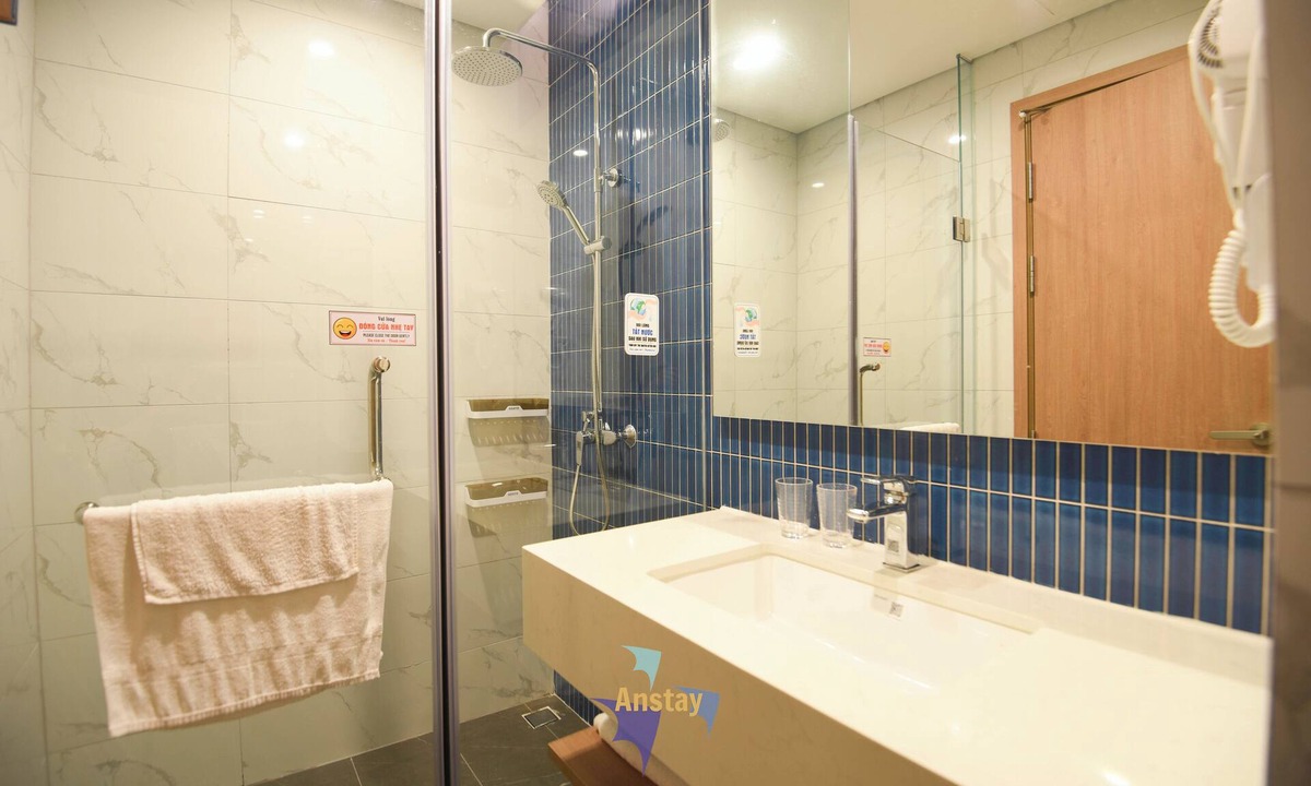 Ha Long Apartment | ICON40 Halong Fully Furnished Studio Netflix