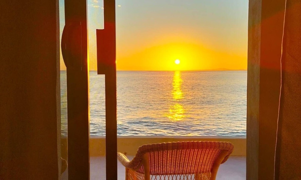 La Paz Villa | In front of the beach, with a view of Cerralvo Island.