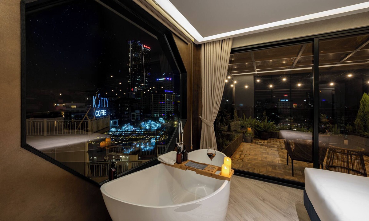 Ngoc Khanh Hotel | iRest Signature Ba Dinh Lakeside