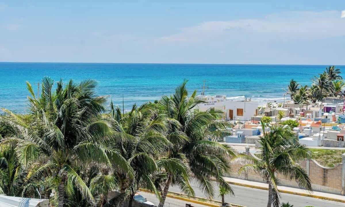 La Gloria Apartment | Isla Mujeres Studio: Sea Views, AC & Kitchen