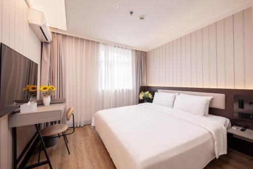 Pudong Hotel | JI Hotel Shanghai Pudong Software Park Sanlin Park