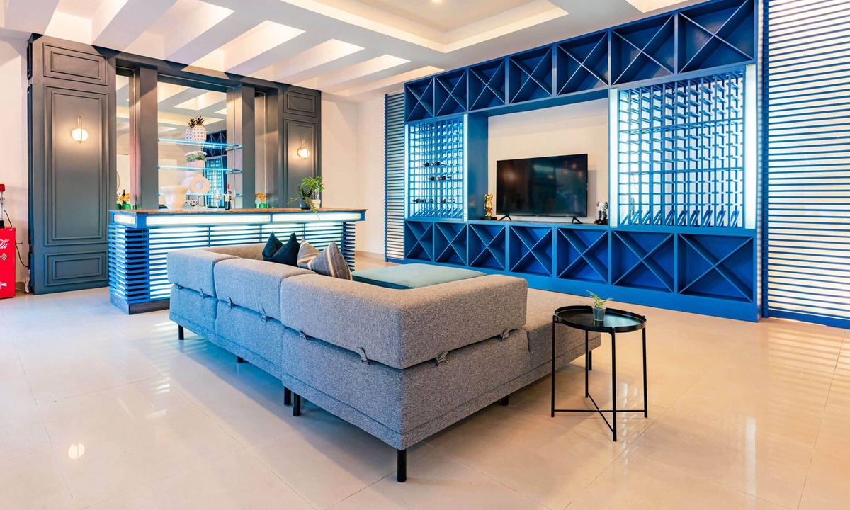 Colonia Cuauhtemoc House | Juarez Urban Mansion: Your Stylish Sanctuary!