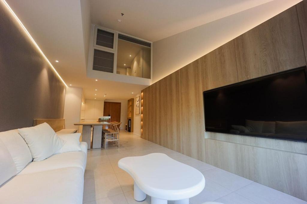Thu Thiem Apartment | Kajsen Japandi 2Br 2Ba Saigon Central