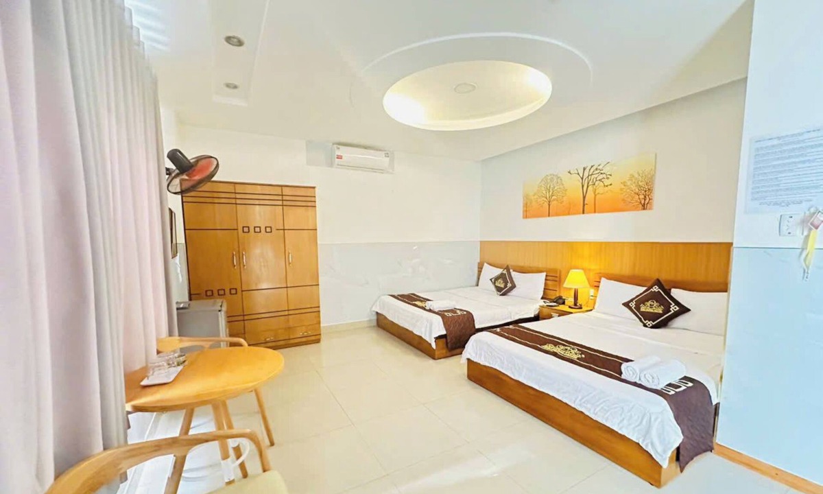Tan Phu District Hotel | KHACH SAN PHU HUNG