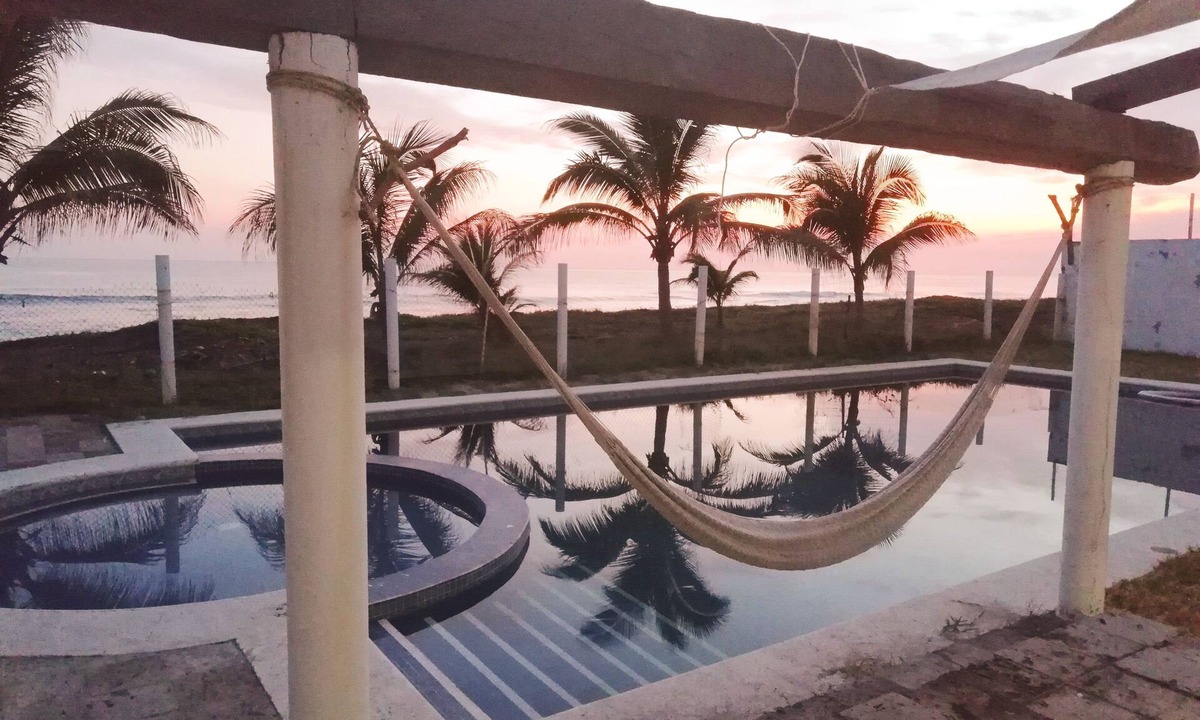 Cuyutlan House | La Casa de la Playa