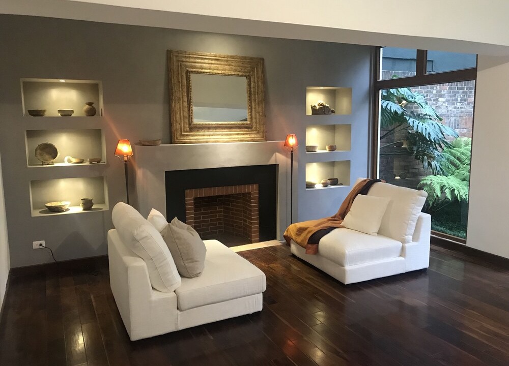 Zona 14 Hotel | La Casa - Luxury Boutique Hotel - 1 Queen Bed