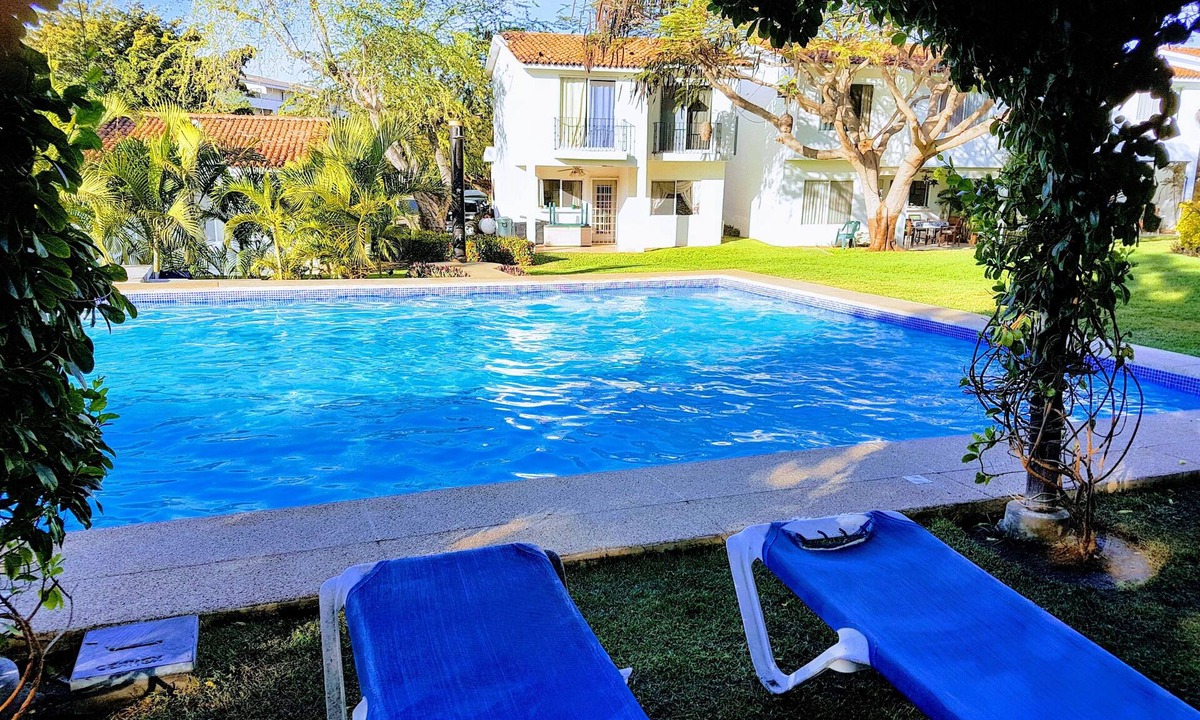 La Puntilla Villa | La Cruz de Huanacaxtle, Walking to the beach