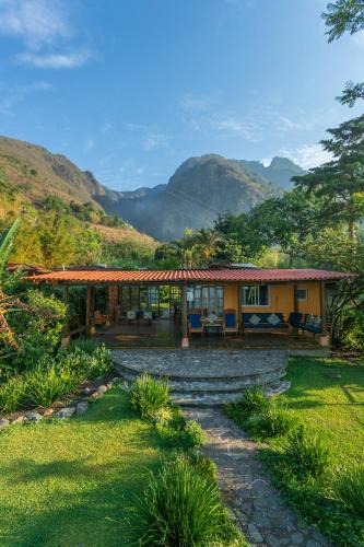 Santa Cruz La Laguna House | Lake Front Retreat at Los Elementos
