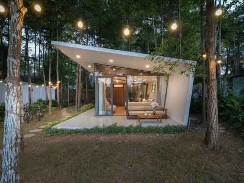 Ngoc Thanh Villa | Lake View Villa Flamingo Dai Lai by Resident