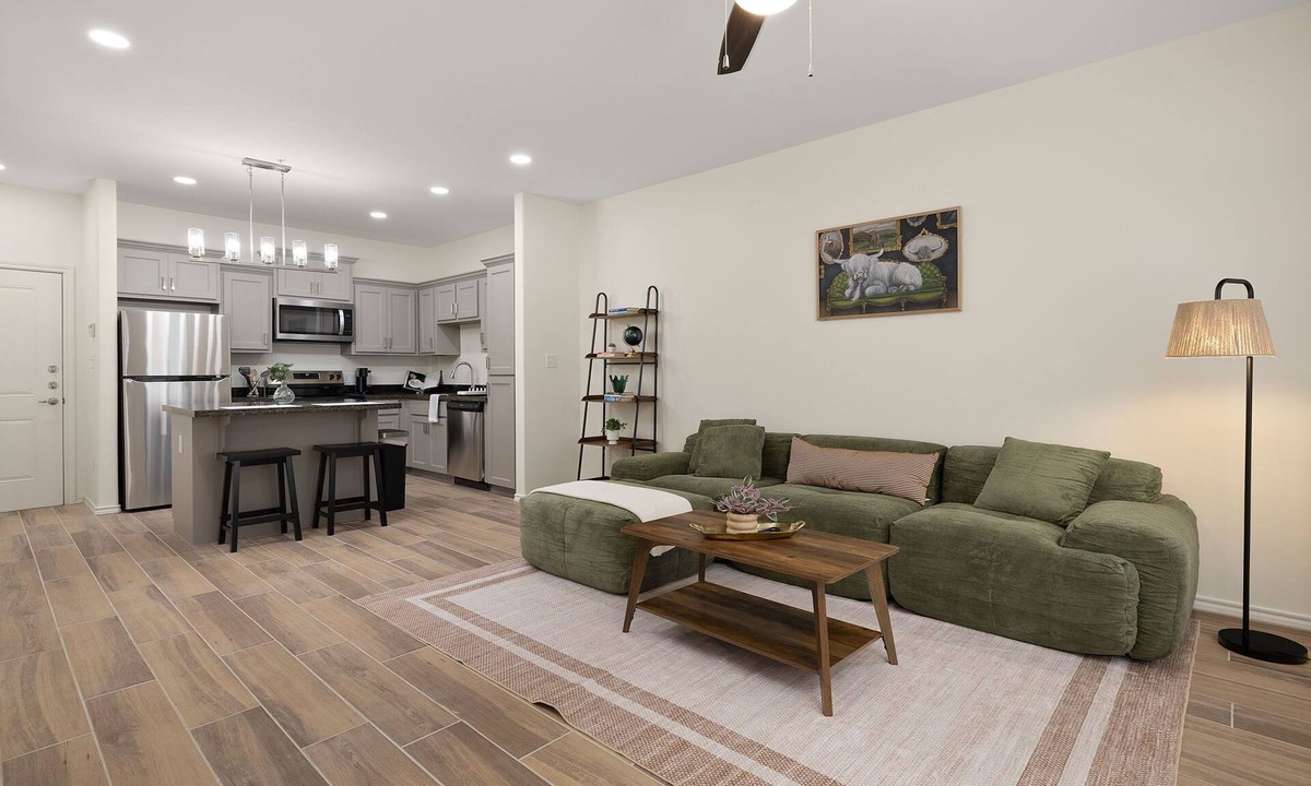 Edinburg Apartment | Las Villitas 1BR Apartment in Edinburg, TX Pool, Gym, Gated Community