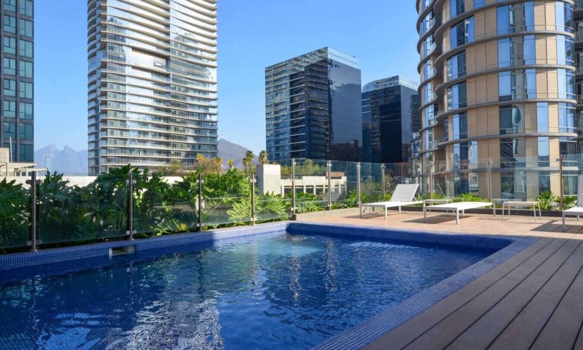 San Pedro Garza Garcia Apartment | Loft en Arboleda | Cama Queen, Alberca, Gym & Estacionamiento
