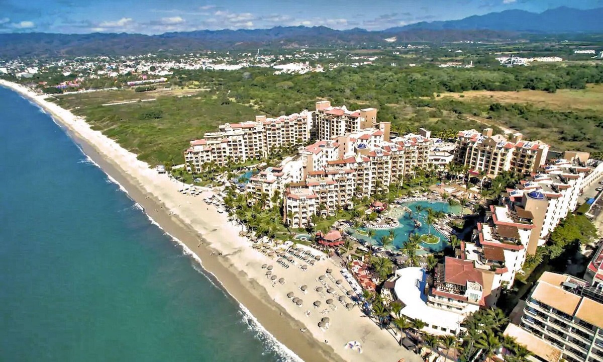 Flamingos Resort | Luxe- 1 BR