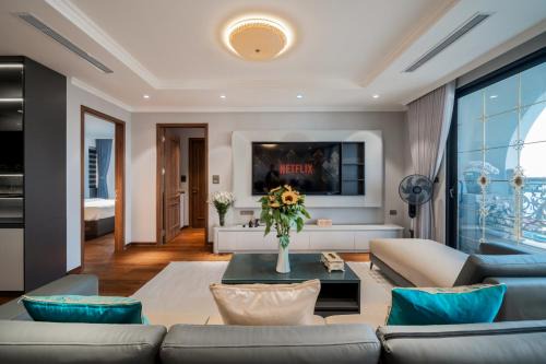 Quang An Hotel | Luxe Paradise Suites Tay Ho
