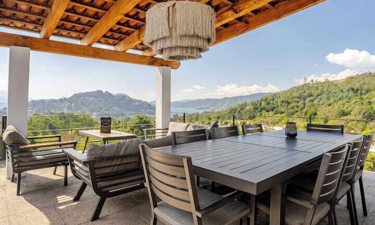 El Calvario House | LUXO Casa Valle de Bravo con jacuzzi y espectacular Vista al Lago