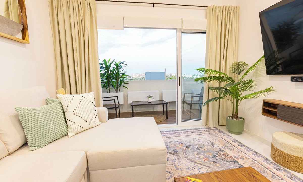 El Medano Ejidal Condo | Luxurious 2 BR Condo, Rooftop Hot tubs+ Stunning Views & Amenities!