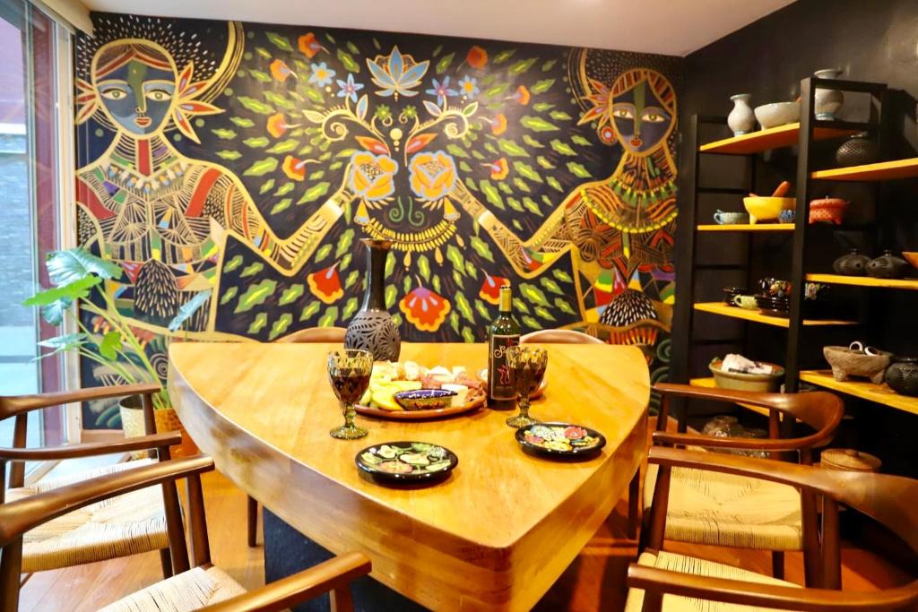 Coyoacan House | Luxurious Mid Century Modern folk art home