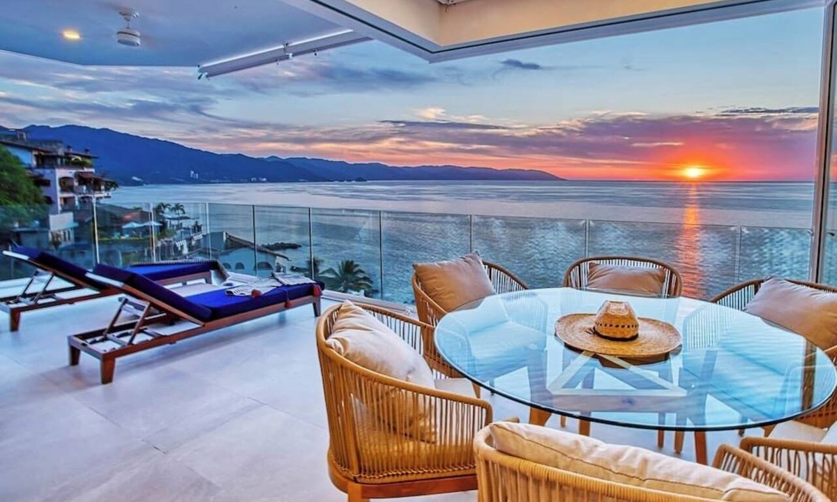 South Shore Hotel Area Apartment | Luxurious Oceanfront Condo at Orchid