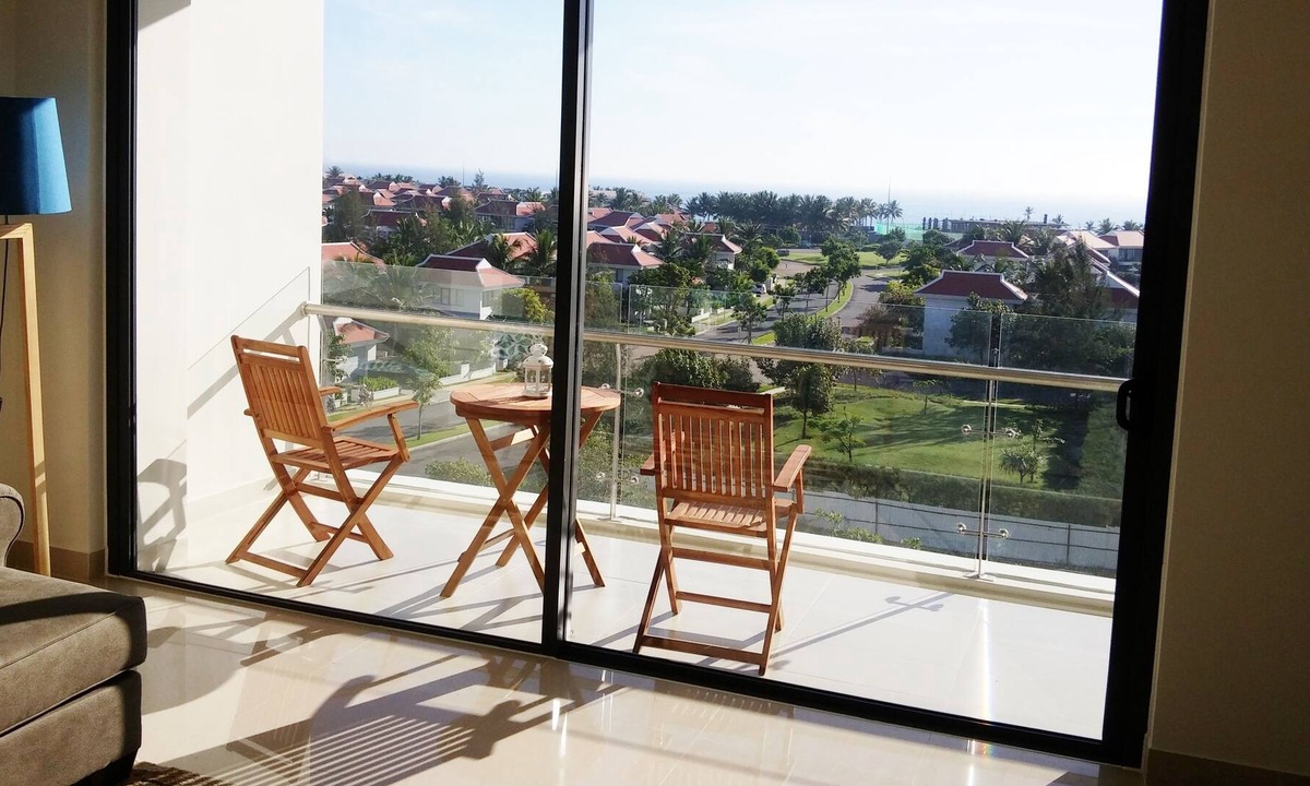 Ngu Hanh Son Apartment | Luxury 1BR with sweeping ocean view