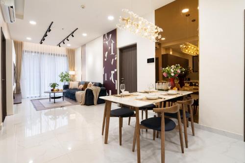 Tan Phu District Apartment | Luxury 3BR Apartment 121m - Green Park - Near Airport & Aeon Mall