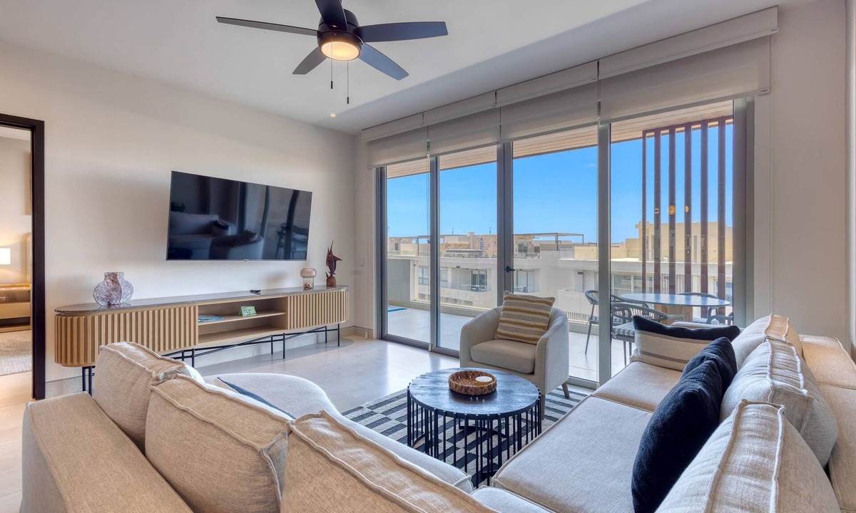 El Tezal Condo | Luxury Cabo condo with multiple pools, pickleball, gym & rooftop