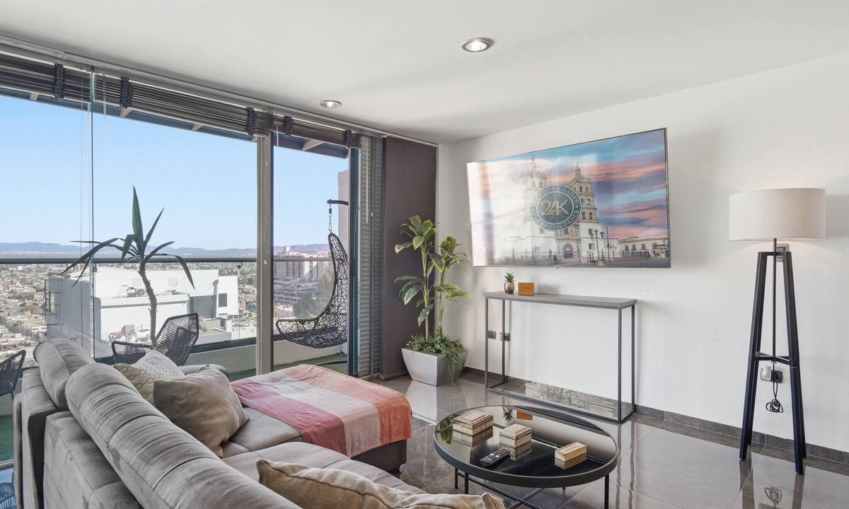 Durango Apartment | Luxury Hilltop Loft | Balcony + Panoramic Views