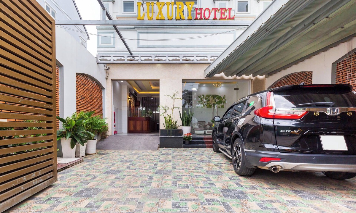 District 12 Hotel | Luxury Hotel