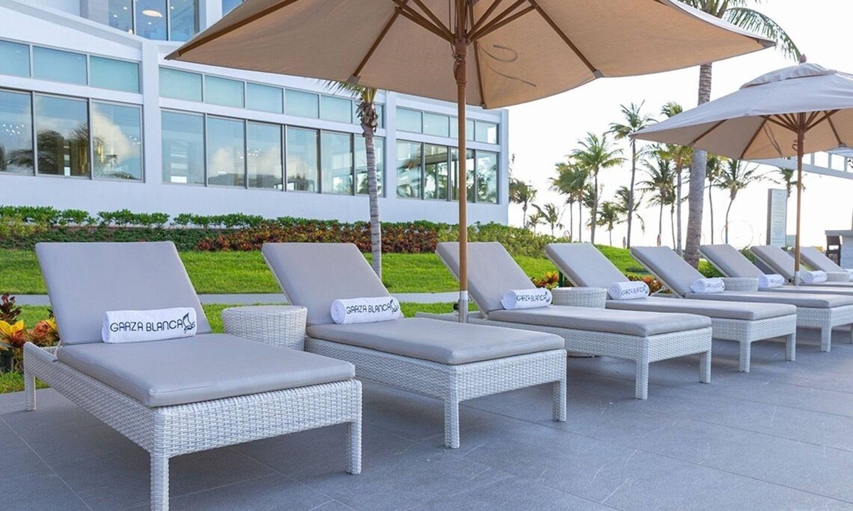 Playa Mujeres Apartment | Luxury in Cancun, beautiful private residence club on the beach.