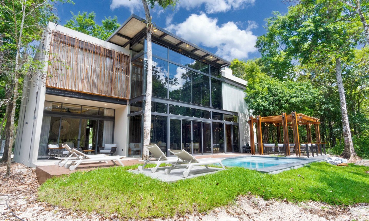 Benito Juarez House | Luxury Jungle Villa - 4 Bedrooms - Private Pool and Cenote in a gated community