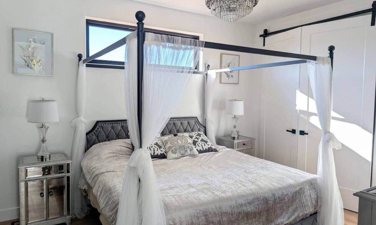 Torrey House | Luxury Modern 4 Bedroom House Near Capitol Reef NP