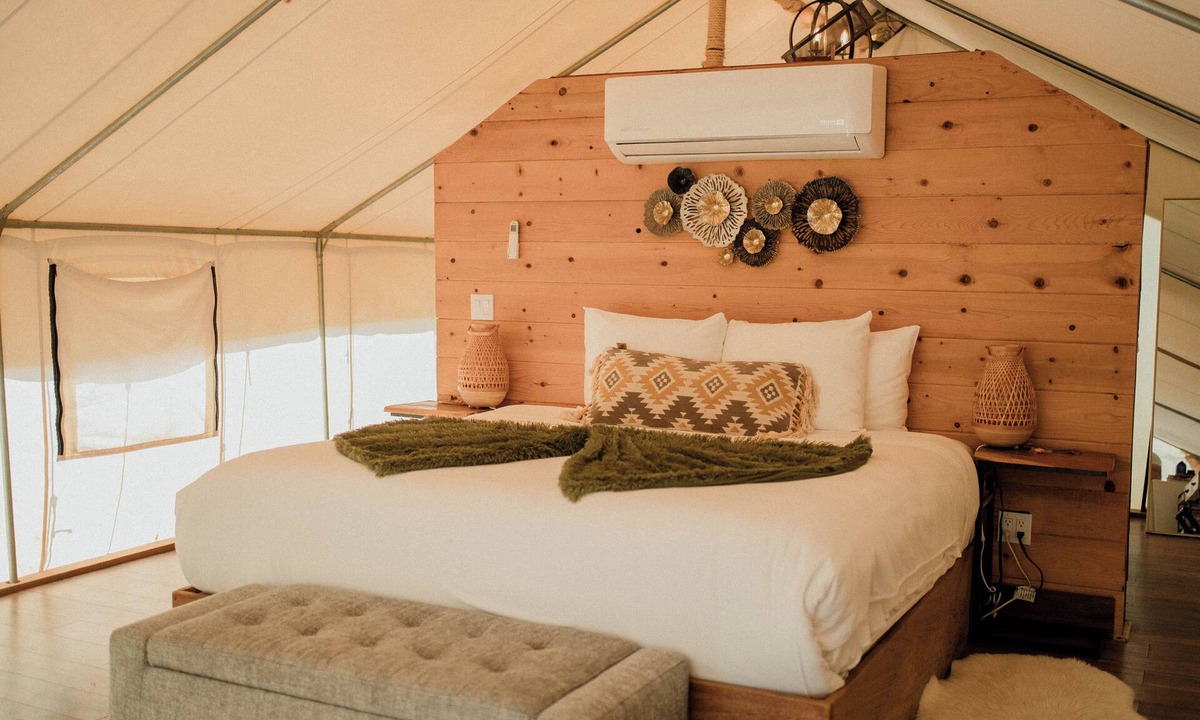 San Antonio de las Minas Villa | Luxury Glamping Tent with Vineyard Views & Private Bathroom (Queen size)