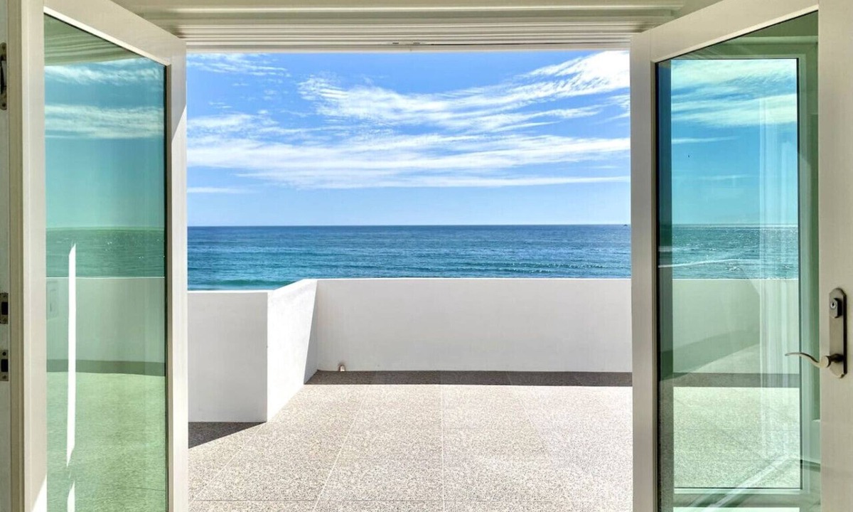 La Fonda House | Luxury Oceanfront Home