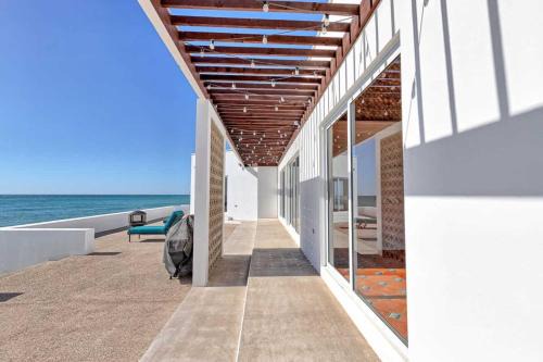 Las Conchas House | Luxury & Spacious Beachfront Home Casa Espiritu