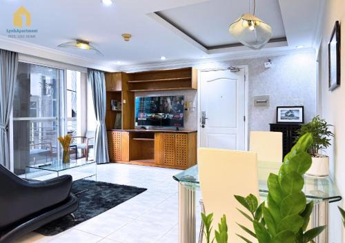 Tan Binh Apartment | LynhApartment Free Pool Near TSN Airport Spacious