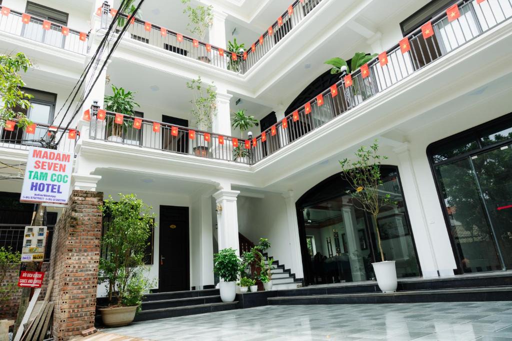 Hoa Lu Hotel | Madam Seven Tam Coc