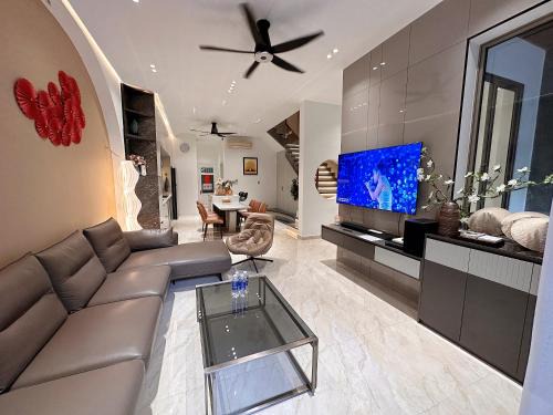 Hue House | Malloire House Hue