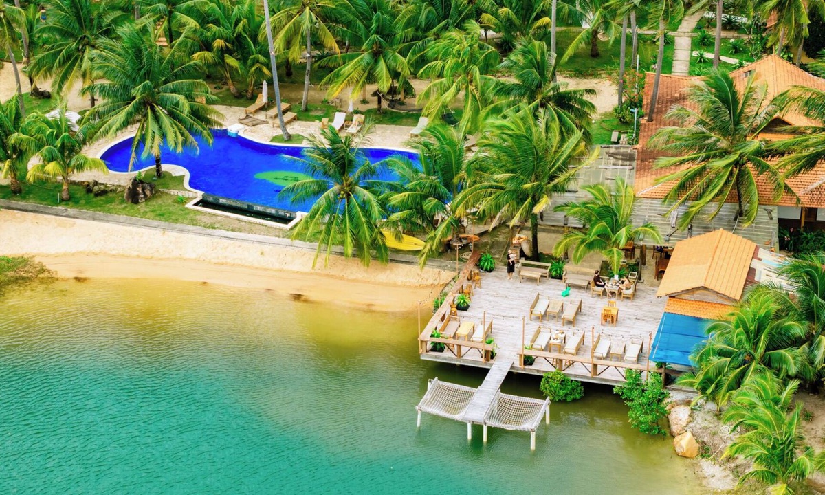 Ham Ninh Hotel | Mango Beach Resort
