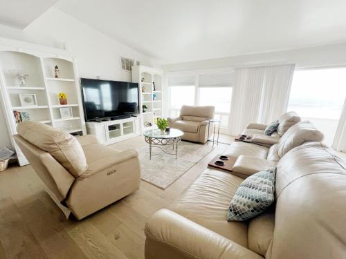 Sharp Park House | # Marbella Lane-Oceanfront Retreat - Stunning View